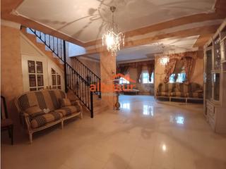 Maison jumelée  Calle compositor gómez návarro. Se vende amplia casa en la barriada albolafia – miralbaida.