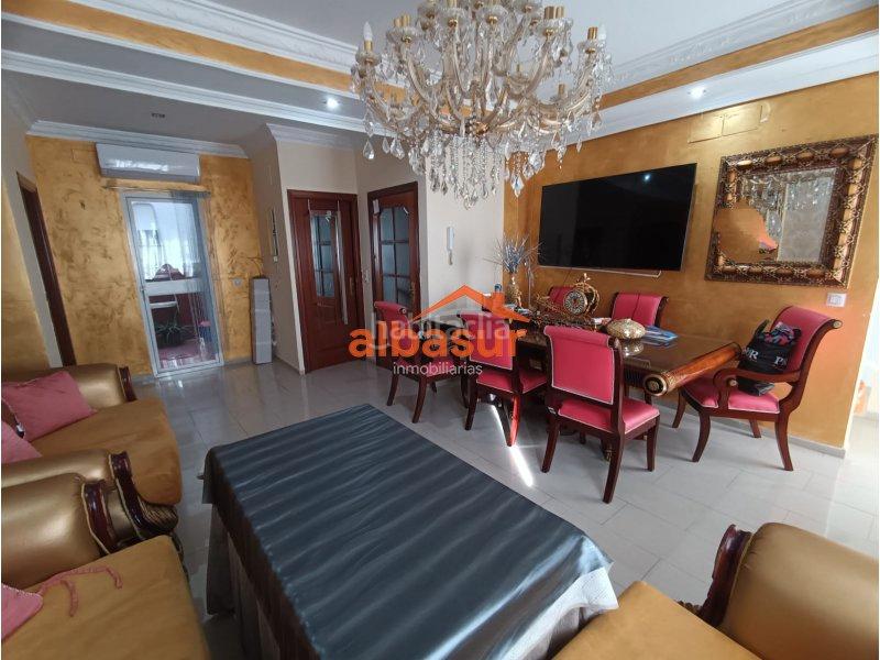 Foto 02863a5a-f107-4044-ab36-2c9763ae3800. Casa amb calefacció a Campo de la Verdad - Miraflores Córdoba