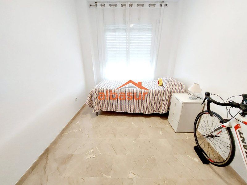 Foto 07c29bb1-5256-4e90-b8d7-87239ed3ad3c. Pis amb calefacció aparcament piscina a Tablero Bajo - Arruzafilla Córdoba