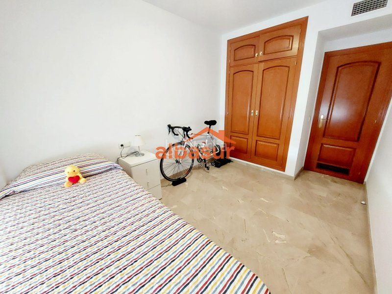 Foto 2925777c-b7f7-4faa-80e7-85e625621a04. Pis amb calefacció aparcament piscina a Tablero Bajo - Arruzafilla Córdoba