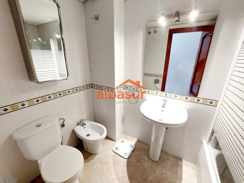 Foto 38c66923-a94e-40ac-9363-0b69392874db. Pis amb calefacció aparcament piscina a Tablero Bajo - Arruzafilla Córdoba