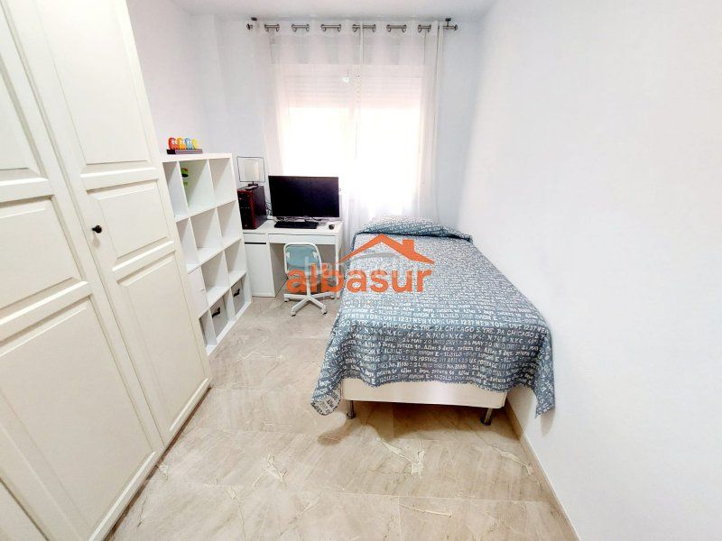 Foto 8beb9e8a-fb14-43ee-8e24-930f44140879. Pis amb calefacció aparcament piscina a Tablero Bajo - Arruzafilla Córdoba