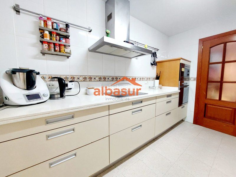 Foto 92c691c7-9038-4cc0-a82c-1f32aa7e2436. Pis amb calefacció aparcament piscina a Tablero Bajo - Arruzafilla Córdoba