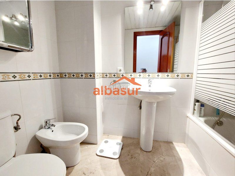 Foto bb1bfdb3-c826-42fb-9ec4-641b7dd832c4. Pis amb calefacció aparcament piscina a Tablero Bajo - Arruzafilla Córdoba