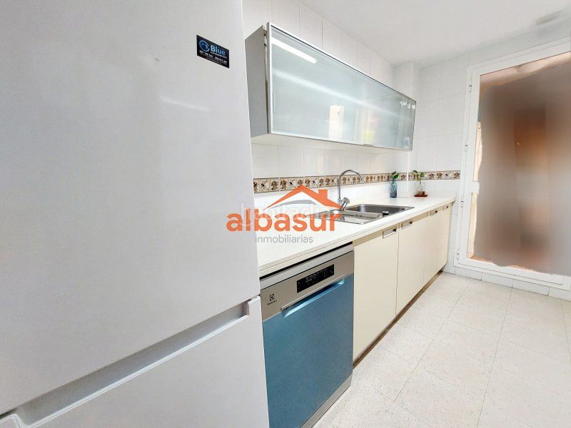 Foto e5142230-bbcc-446a-812e-93afe8f54a81. Pis amb calefacció aparcament piscina a Tablero Bajo - Arruzafilla Córdoba