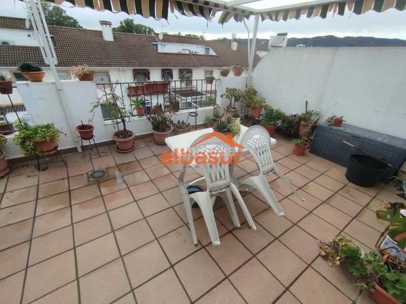 Foto 3a3e8d86-508b-48af-8d07-1e137eb9db01. Casa amb calefacció aparcament a Huerta de la Reina - Trassierra Córdoba