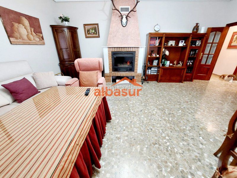 Foto 036590c4-b5e7-4cc1-9eb4-abf167666f88. Chalet en calle la colina 134d excelente chalet hipotecable con piscina en la colina en Córdoba