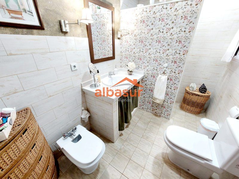 Foto 4002deac-7a40-40ed-818a-f6afe204cc71. Chalet en calle la colina 134d excelente chalet hipotecable con piscina en la colina en Córdoba