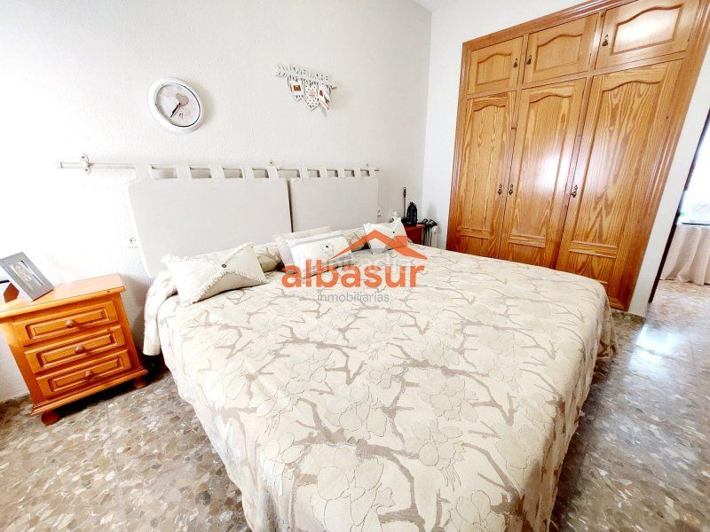 Foto 41b9fd6d-61a4-41aa-b62f-7e18fbd5408e. Chalet en calle la colina 134d excelente chalet hipotecable con piscina en la colina en Córdoba