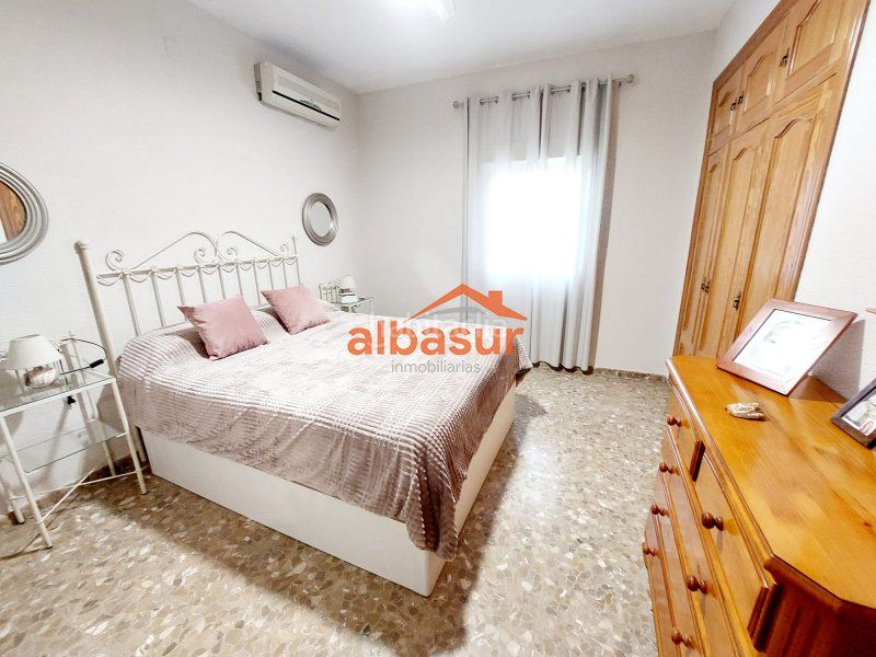 Foto 701aeed9-9144-4253-8a67-c7bcea97fdce. Chalet en calle la colina 134d excelente chalet hipotecable con piscina en la colina en Córdoba