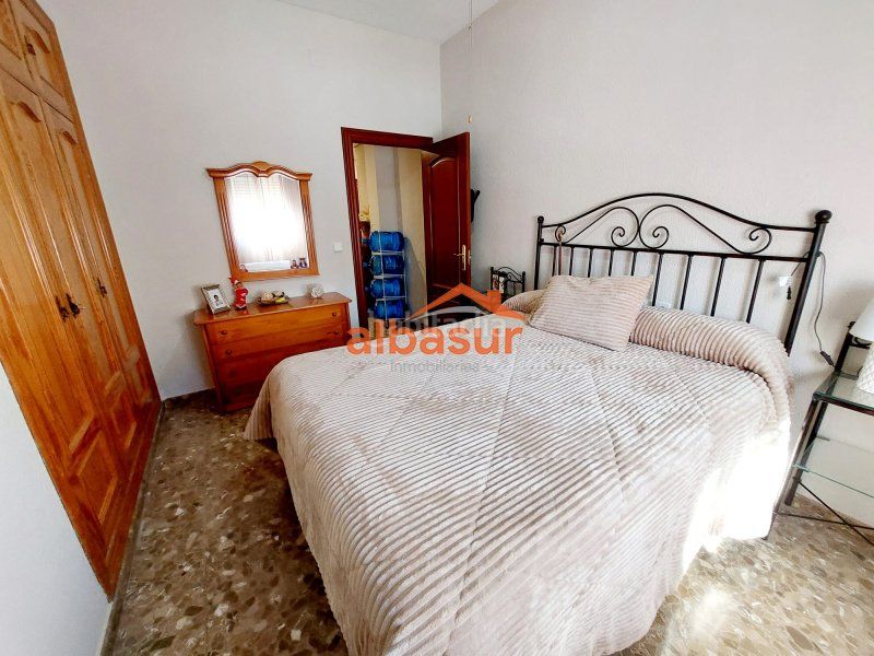 Foto 898bb418-484a-4bb6-94bf-1cbcb84d4b1d. Chalet en calle la colina 134d excelente chalet hipotecable con piscina en la colina en Córdoba