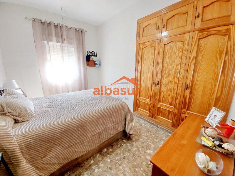 Foto b083386d-bb48-468d-865e-24a72617b993. Chalet en calle la colina 134d excelente chalet hipotecable con piscina en la colina en Córdoba