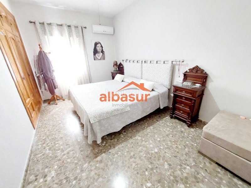 Foto b7afe059-4b8a-4f8b-aa0e-bb0e8d920445. Chalet en calle la colina 134d excelente chalet hipotecable con piscina en la colina en Córdoba