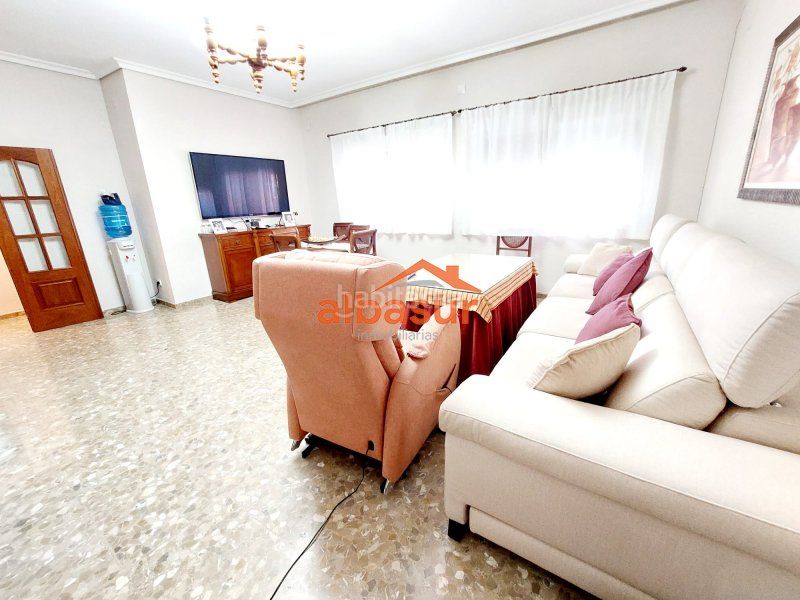 Foto edd93afb-e683-4832-899b-a3a58e52d75a. Chalet en calle la colina 134d excelente chalet hipotecable con piscina en la colina en Córdoba