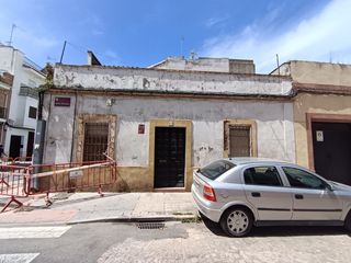Casa a Calle julio alarcón 11. Excelente oportunidad de inversión junto a jesús rescatado.