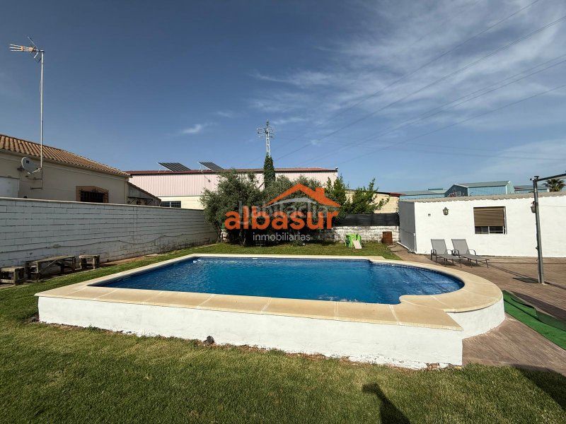 Foto 5efa7647-c6be-4c67-85e1-9a67c87c972f. Xalet amb xemeneia aparcament piscina a Alcolea Córdoba