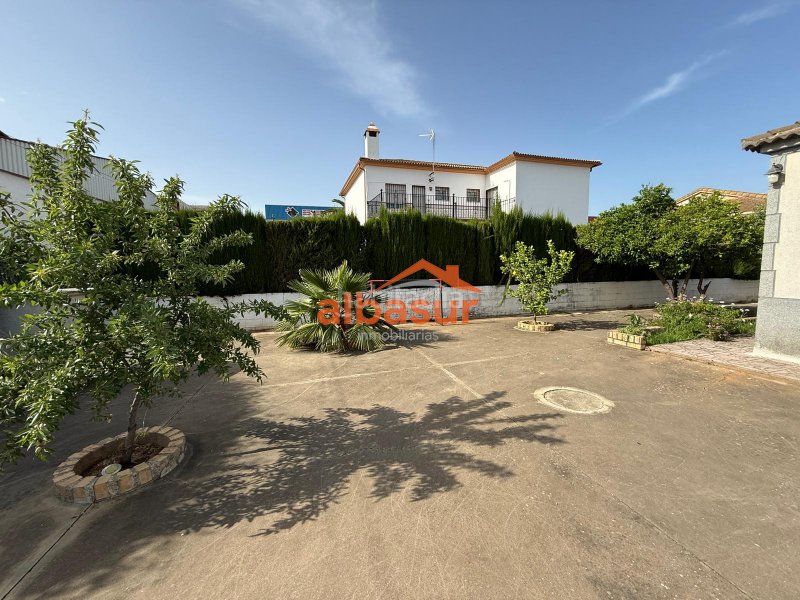 Foto 85d020a7-f723-4fe6-8378-1d3bc3755c3e. Xalet amb xemeneia aparcament piscina a Alcolea Córdoba