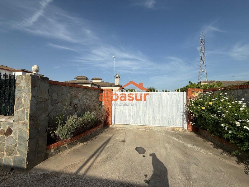 Foto a1d28b08-c696-423d-beae-ee2fcf76ff12. Xalet amb xemeneia aparcament piscina a Alcolea Córdoba