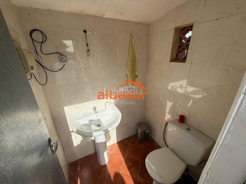 Foto b9c1c2bd-4f0e-40a8-866a-2e04f5204ef1. Xalet amb xemeneia aparcament piscina a Alcolea Córdoba