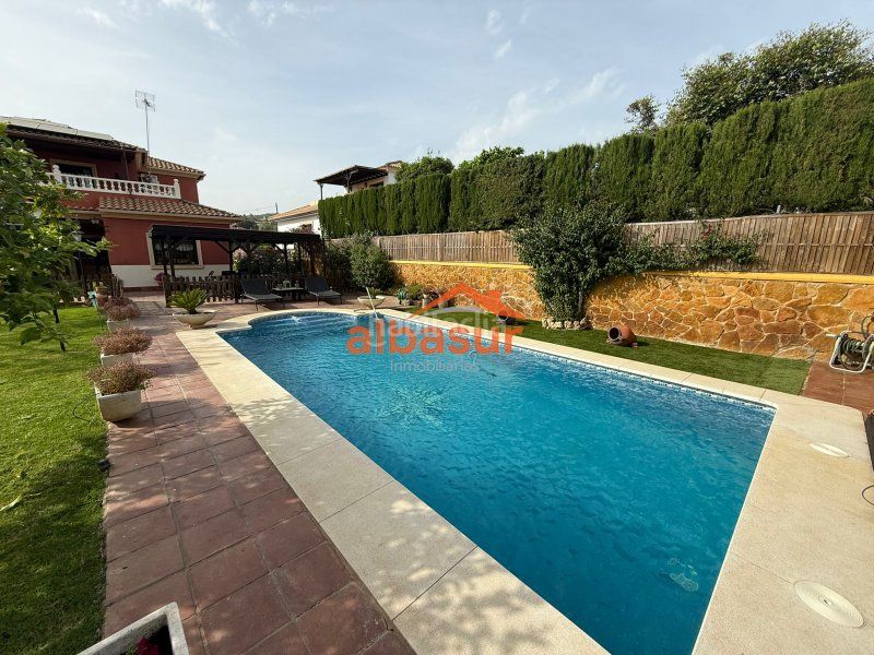 Foto 05bdad61-cb74-49d8-bd43-38f925b818e4. Xalet amb calefacció aparcament piscina a Alcolea Córdoba