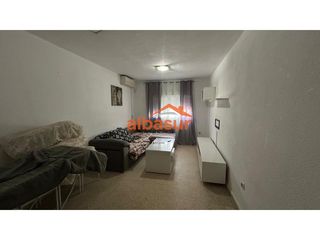 Pis a Sector Sur. Piso en unas de las mejores manzanas del polígono guadalquivir