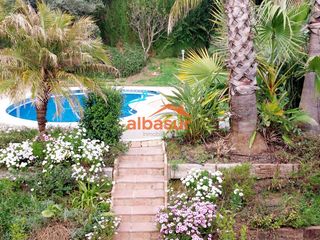 Xalet a Calle madroño 15. Excelente chalet hipotecable en encinares de alcolea con piscina