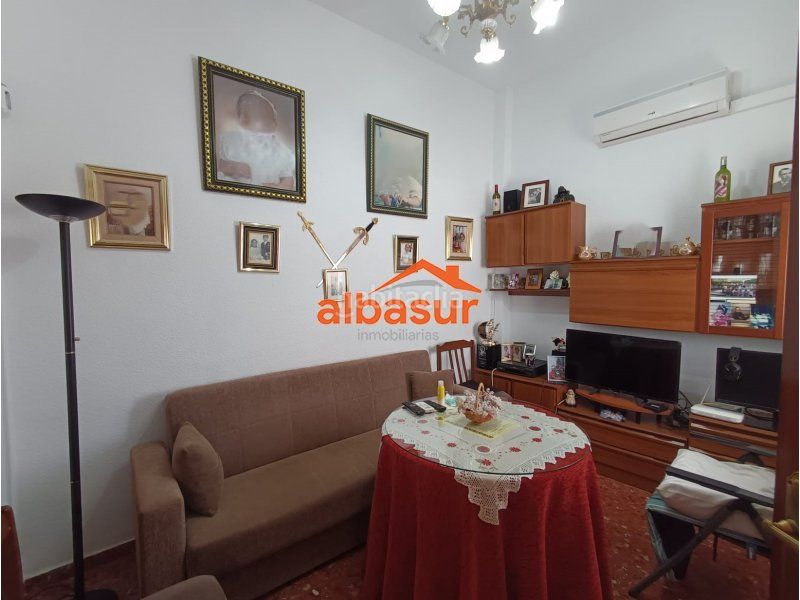 Foto cbf1114f-e323-47fd-bd57-7f6802192904. Casa amb calefacció a Campo de la Verdad - Miraflores Córdoba
