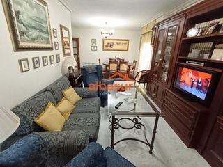 Pis a Calle clara campoamor 10. Excelente piso en el tablero bajo, córdoba