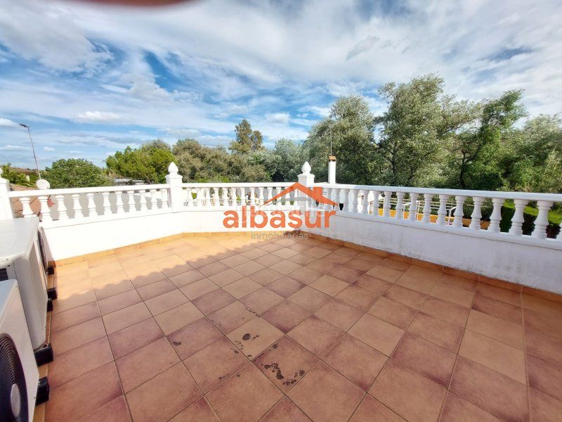 Foto 76a7e25c-4f87-47cb-b40a-f97873d6ae7c. Casa a carretera de madrid 88 a Alcolea Córdoba