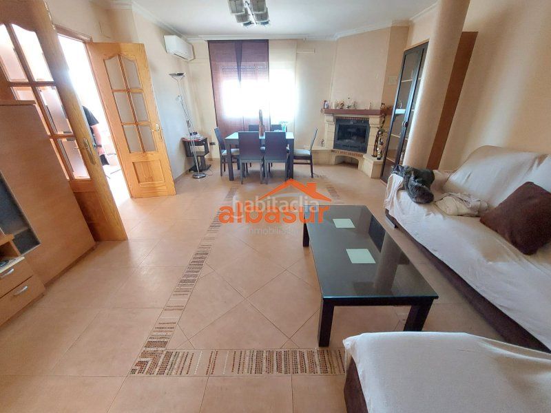 Foto ad342e42-b9a8-434f-af7d-4a6bcb5164f2. Chalet en avenida doña manuela 47 doña manuela (la colina) excelente parcela con 2 casas independientes y piscina en Córdoba