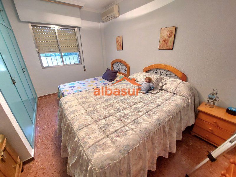Foto bef99df0-d349-472a-a646-ab48613e3183. Chalet en avenida doña manuela 47 doña manuela (la colina) excelente parcela con 2 casas independientes y piscina en Córdoba