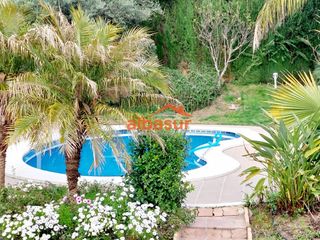 Xalet a Avenida de los encinares 16. Excelente chalet de lujo en encinares de alcolea  con piscina