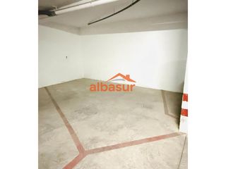 Etagenwohnung in Calle rodríguez sánchez 6. Piso céntrico con patio y trastero junto a plaza emilio luque