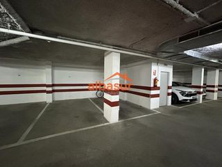 Aparcament cotxe a Avenida Cruz de Juárez 2