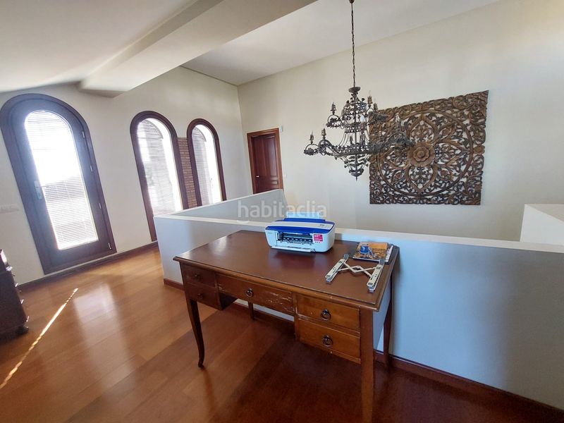 Foto 1c2775c8-06aa-49cd-aec4-a3c389227ea4. Chalet en carretera santa maria de trassierra 2a excelente chalet de lujo seminuevo independiente con piscina cercano a hipercor en Córdoba