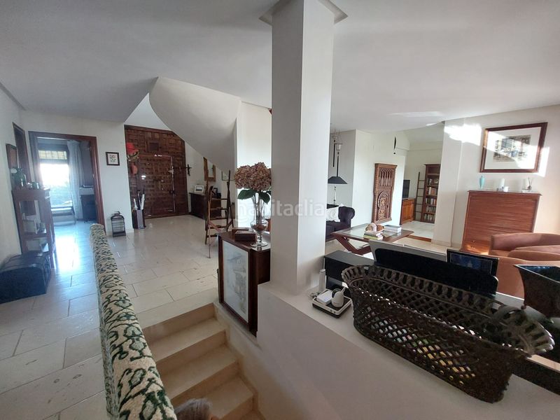 Foto 2060ff2b-2dd3-462b-89c6-74d475cc56ea. Chalet en carretera santa maria de trassierra 2a excelente chalet de lujo seminuevo independiente con piscina cercano a hipercor en Córdoba