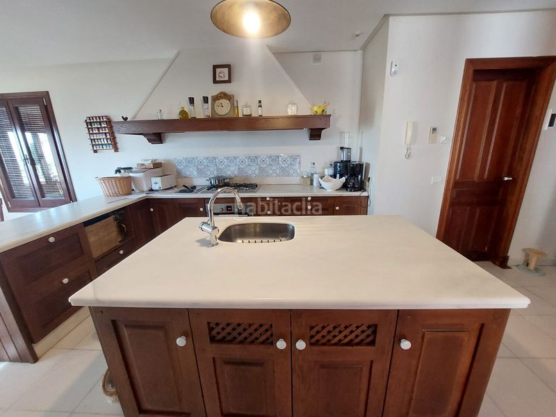 Foto 3afa8f0d-c957-4127-b957-5ab232d57fda. Chalet en carretera santa maria de trassierra 2a excelente chalet de lujo seminuevo independiente con piscina cercano a hipercor en Córdoba