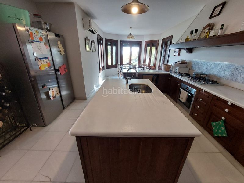 Foto 93ee8875-753f-4fe1-ac5f-dc65f4e53e18. Chalet en carretera santa maria de trassierra 2a excelente chalet de lujo seminuevo independiente con piscina cercano a hipercor en Córdoba