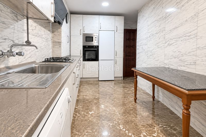 Foto 3b9f353a-6e29-4431-943d-0c62371a767e. Flat in plaza de capuchinas 1 in Centro Córdoba