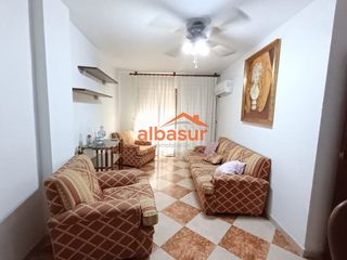 Flat  Avenida de los almogávares. Piso exterior y con ascensor en av. almógavares
