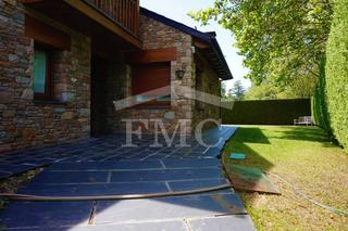 Chalet à Puigcerdà. Xalet independent a la zona del llac de puigcerdà