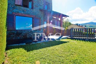Rent House in Osseja. Casa cantonera amb jardí