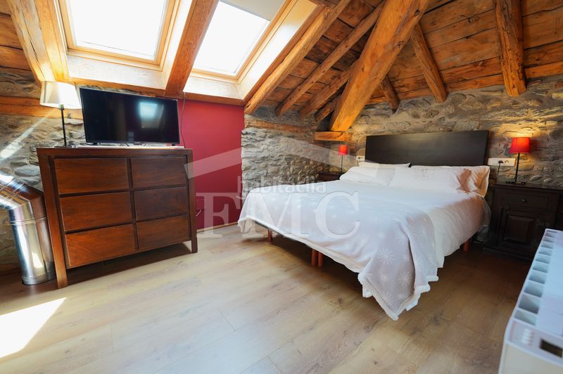 Foto f06b80f6-36af-49f3-92df-4bd2d5eeb57d. Casa adossada a rue du belloch 12 a Bourg-Madame