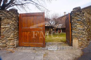 Etagenwohnung in Camí de la serre 8. Planta baixa rústica