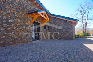 Xalet a Carrer lanós 4. Xalet independent seminou