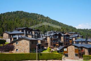 Duplex à Avinguda tossa d'alp 14. Apartament amb vistes a peu de pista