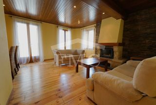 Etagenwohnung in Avenue de cerdagne 2. Apartament rústic a osseja