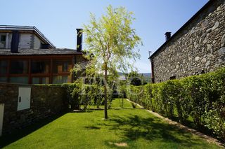 Miete Haus in Avenue de cerdagne 13. Casa rehabilitada en lloguer