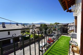 Flat  Rue du col rouge 8. Apartament amb vistes i sol