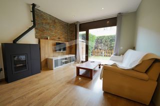 Lloguer Planta baixa  Avinguda dels pirineus 40. Planta baixa amb jardí a puigcerdà